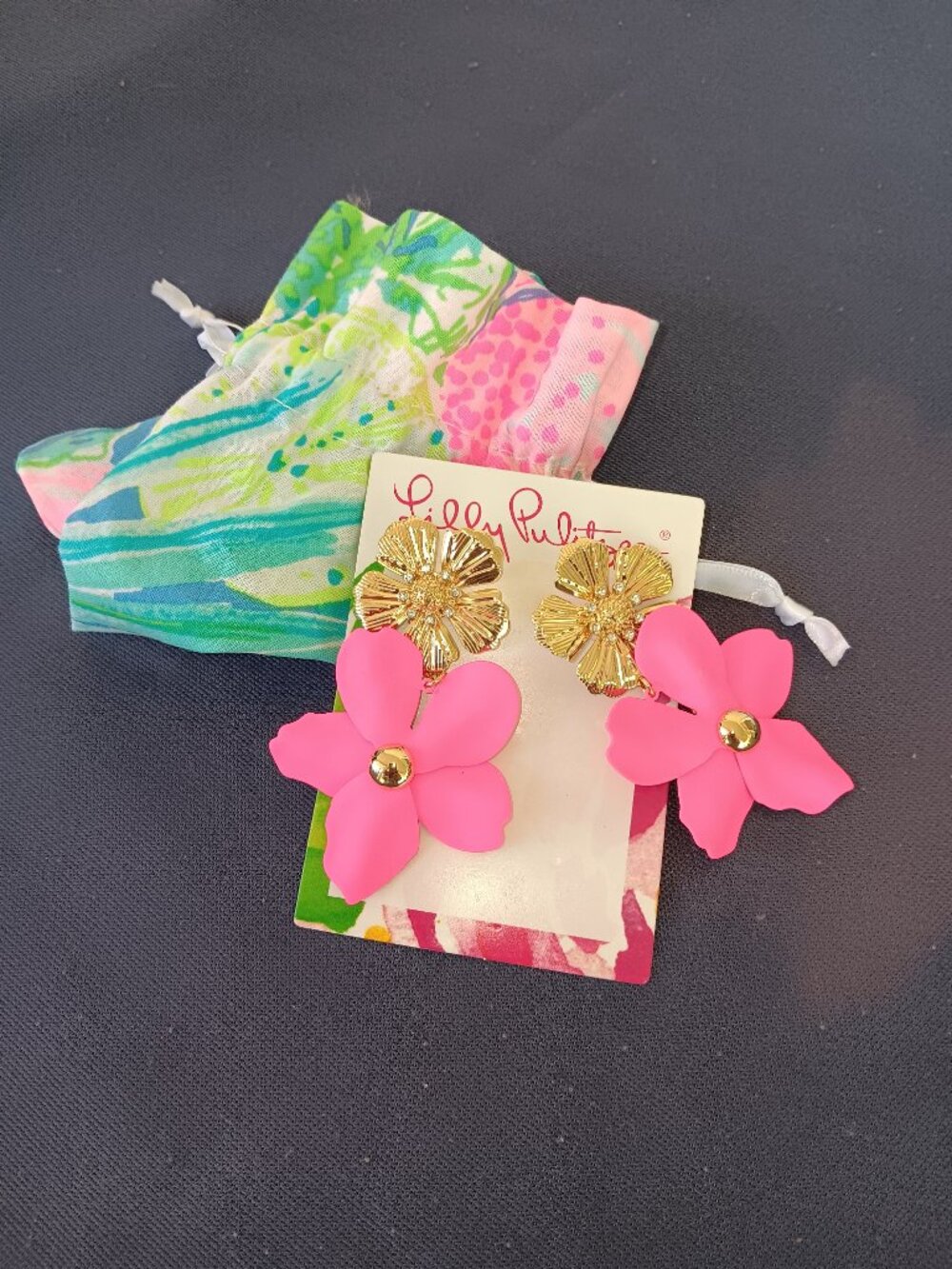 Lilly Pulitzer earrings - Picture 3 of 12